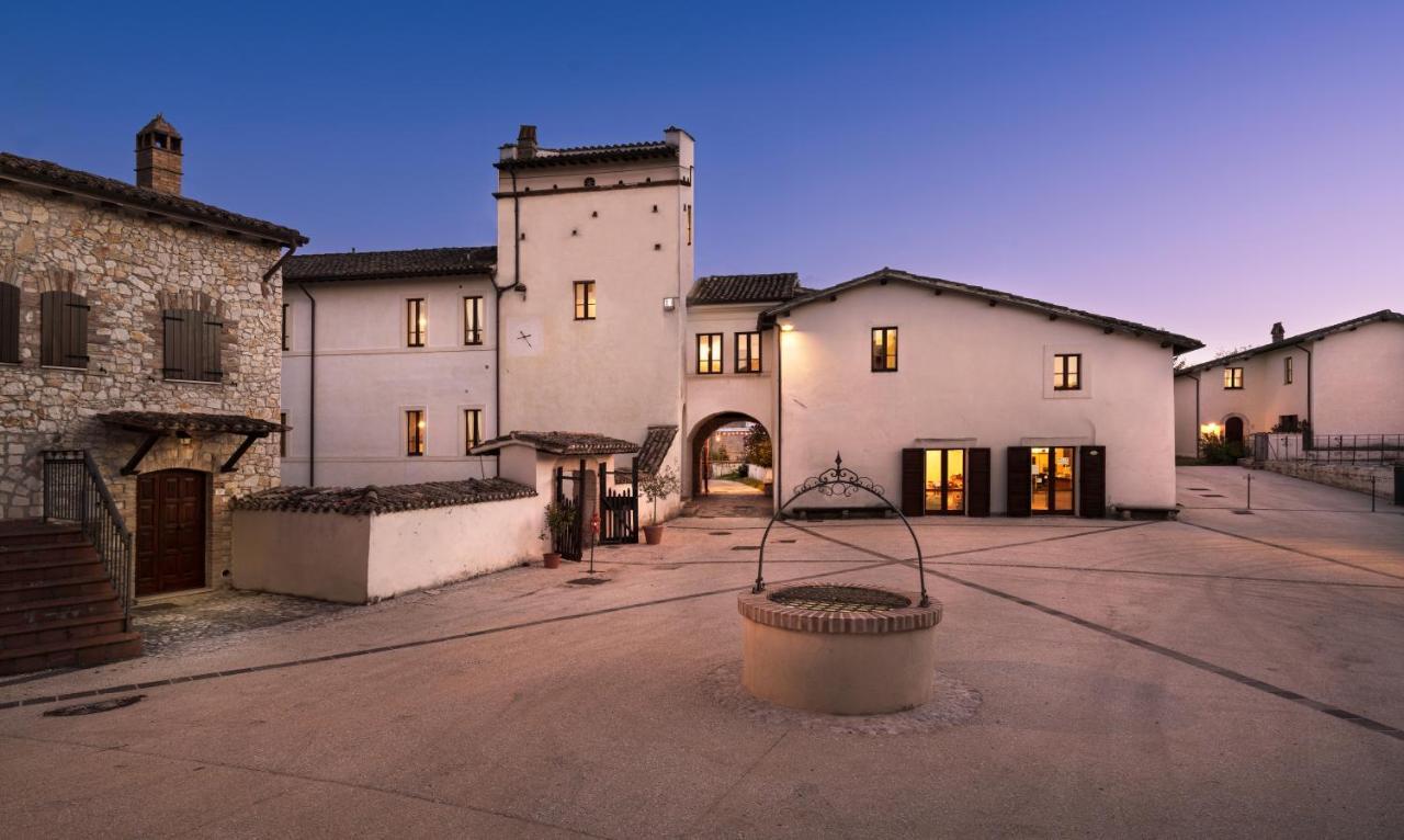 Вілла Castello Di Pupaggi Sellano Екстер'єр фото