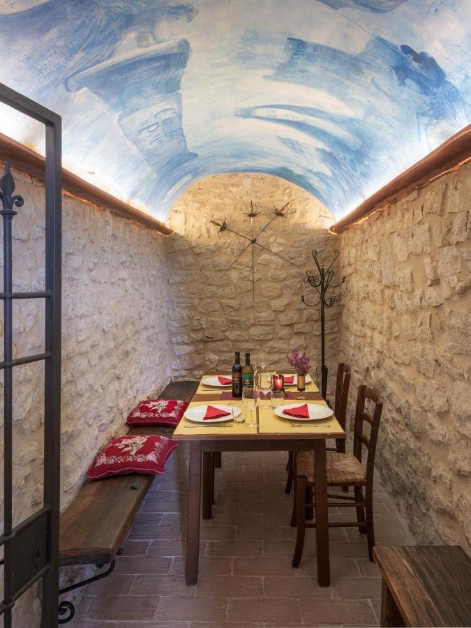 Вілла Castello Di Pupaggi Sellano Екстер'єр фото