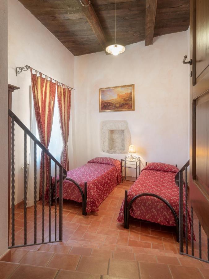 Вілла Castello Di Pupaggi Sellano Екстер'єр фото